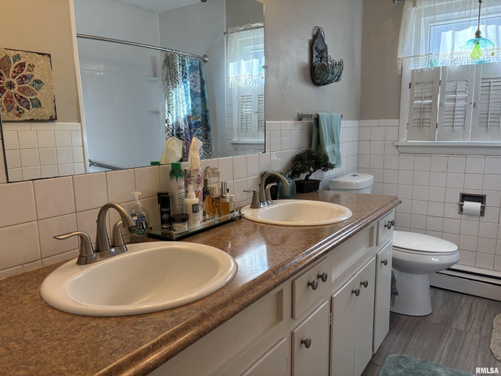 210 APPLE Lane, Anna, Illinois 62906, 3 Bedrooms Bedrooms, 0 ,1 BathroomBathrooms,Residential,For Sale,APPLE,0,RMAEB460807