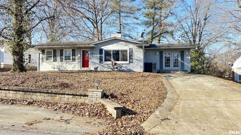 210 APPLE Lane, Anna, Illinois 62906, 3 Bedrooms Bedrooms, 0 ,1 BathroomBathrooms,Residential,For Sale,APPLE,0,RMAEB460807