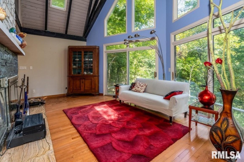 412 WAGON WHEEL Road, Carbondale, Illinois 62901, 6 Bedrooms Bedrooms, 0 ,4 BathroomsBathrooms,Residential,For Sale,WAGON WHEEL,0,RMAEB460625