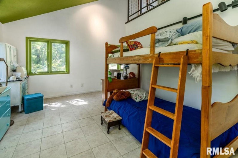 412 WAGON WHEEL Road, Carbondale, Illinois 62901, 6 Bedrooms Bedrooms, 0 ,4 BathroomsBathrooms,Residential,For Sale,WAGON WHEEL,0,RMAEB460625