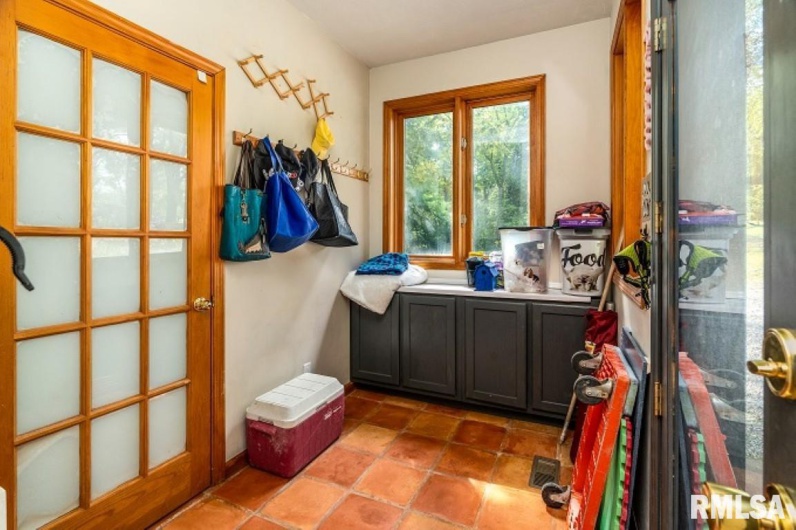 412 WAGON WHEEL Road, Carbondale, Illinois 62901, 6 Bedrooms Bedrooms, 0 ,4 BathroomsBathrooms,Residential,For Sale,WAGON WHEEL,0,RMAEB460625