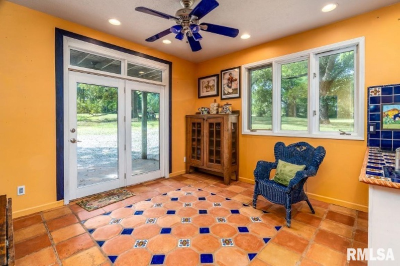 412 WAGON WHEEL Road, Carbondale, Illinois 62901, 6 Bedrooms Bedrooms, 0 ,4 BathroomsBathrooms,Residential,For Sale,WAGON WHEEL,0,RMAEB460625