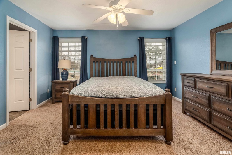 1101 CALIFORNIA Street, Carterville, Illinois 62918, 3 Bedrooms Bedrooms, 0 ,2 BathroomsBathrooms,Residential,For Sale,CALIFORNIA,0,RMAEB460810