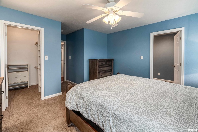 1101 CALIFORNIA Street, Carterville, Illinois 62918, 3 Bedrooms Bedrooms, 0 ,2 BathroomsBathrooms,Residential,For Sale,CALIFORNIA,0,RMAEB460810