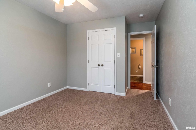 1101 CALIFORNIA Street, Carterville, Illinois 62918, 3 Bedrooms Bedrooms, 0 ,2 BathroomsBathrooms,Residential,For Sale,CALIFORNIA,0,RMAEB460810