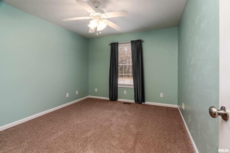 1101 CALIFORNIA Street, Carterville, Illinois 62918, 3 Bedrooms Bedrooms, 0 ,2 BathroomsBathrooms,Residential,For Sale,CALIFORNIA,0,RMAEB460810