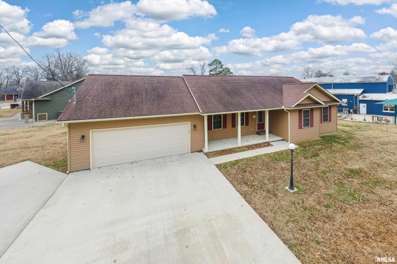 1101 CALIFORNIA Street, Carterville, Illinois 62918, 3 Bedrooms Bedrooms, 0 ,2 BathroomsBathrooms,Residential,For Sale,CALIFORNIA,0,RMAEB460810