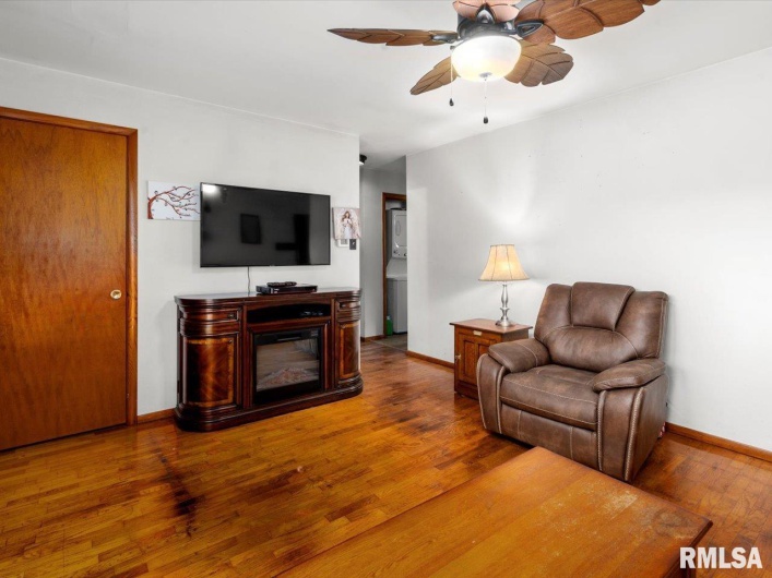 520 6TH Street, Herrin, Illinois 62948, 3 Bedrooms Bedrooms, 0 ,1 BathroomBathrooms,Residential,For Sale,6TH,0,RMAPA1263321