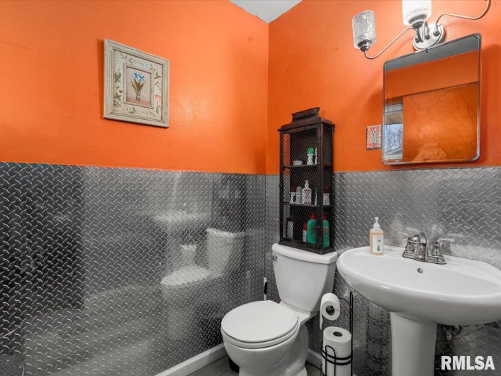 520 6TH Street, Herrin, Illinois 62948, 3 Bedrooms Bedrooms, 0 ,1 BathroomBathrooms,Residential,For Sale,6TH,0,RMAPA1263321