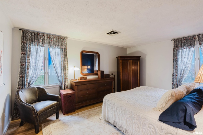 1502 NAGEL Drive, Marion, Illinois 62959, 4 Bedrooms Bedrooms, 0 ,3 BathroomsBathrooms,Residential,For Sale,NAGEL,0,RMAPA1263322