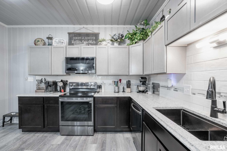 3235 Crossroad School Road, Eldorado, Illinois 62930, 4 Bedrooms Bedrooms, 0 ,2 BathroomsBathrooms,Residential,For Sale,Crossroad School,0,RMAPA1263327