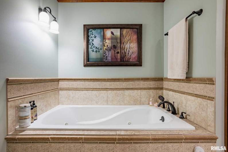 3235 Crossroad School Road, Eldorado, Illinois 62930, 4 Bedrooms Bedrooms, 0 ,2 BathroomsBathrooms,Residential,For Sale,Crossroad School,0,RMAPA1263327