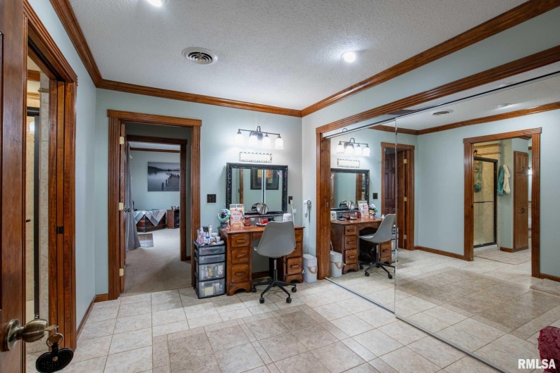 3235 Crossroad School Road, Eldorado, Illinois 62930, 4 Bedrooms Bedrooms, 0 ,2 BathroomsBathrooms,Residential,For Sale,Crossroad School,0,RMAPA1263327