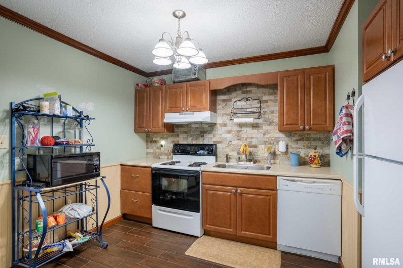 3235 Crossroad School Road, Eldorado, Illinois 62930, 4 Bedrooms Bedrooms, 0 ,2 BathroomsBathrooms,Residential,For Sale,Crossroad School,0,RMAPA1263327