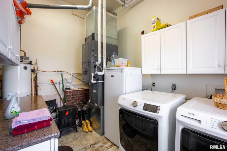 3235 Crossroad School Road, Eldorado, Illinois 62930, 4 Bedrooms Bedrooms, 0 ,2 BathroomsBathrooms,Residential,For Sale,Crossroad School,0,RMAPA1263327