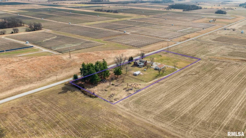 3235 Crossroad School Road, Eldorado, Illinois 62930, 4 Bedrooms Bedrooms, 0 ,2 BathroomsBathrooms,Residential,For Sale,Crossroad School,0,RMAPA1263327