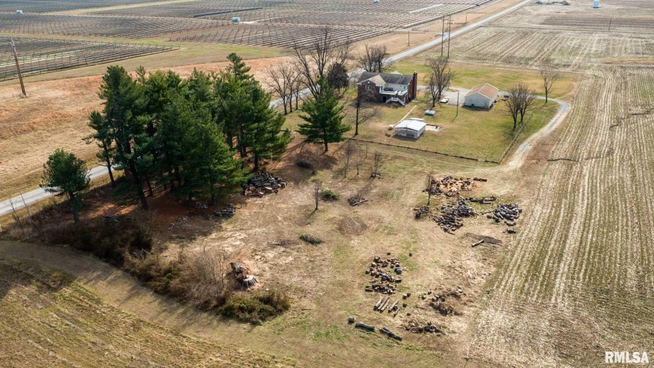 3235 Crossroad School Road, Eldorado, Illinois 62930, 4 Bedrooms Bedrooms, 0 ,2 BathroomsBathrooms,Residential,For Sale,Crossroad School,0,RMAPA1263327