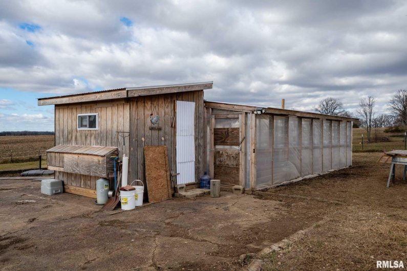 3235 Crossroad School Road, Eldorado, Illinois 62930, 4 Bedrooms Bedrooms, 0 ,2 BathroomsBathrooms,Residential,For Sale,Crossroad School,0,RMAPA1263327