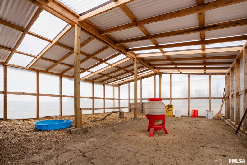 3235 Crossroad School Road, Eldorado, Illinois 62930, 4 Bedrooms Bedrooms, 0 ,2 BathroomsBathrooms,Residential,For Sale,Crossroad School,0,RMAPA1263327