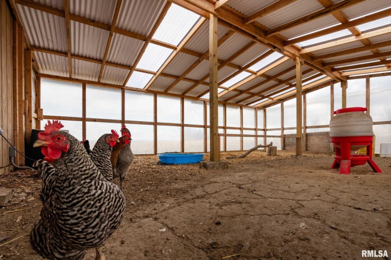 3235 Crossroad School Road, Eldorado, Illinois 62930, 4 Bedrooms Bedrooms, 0 ,2 BathroomsBathrooms,Residential,For Sale,Crossroad School,0,RMAPA1263327