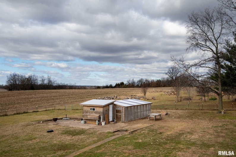 3235 Crossroad School Road, Eldorado, Illinois 62930, 4 Bedrooms Bedrooms, 0 ,2 BathroomsBathrooms,Residential,For Sale,Crossroad School,0,RMAPA1263327