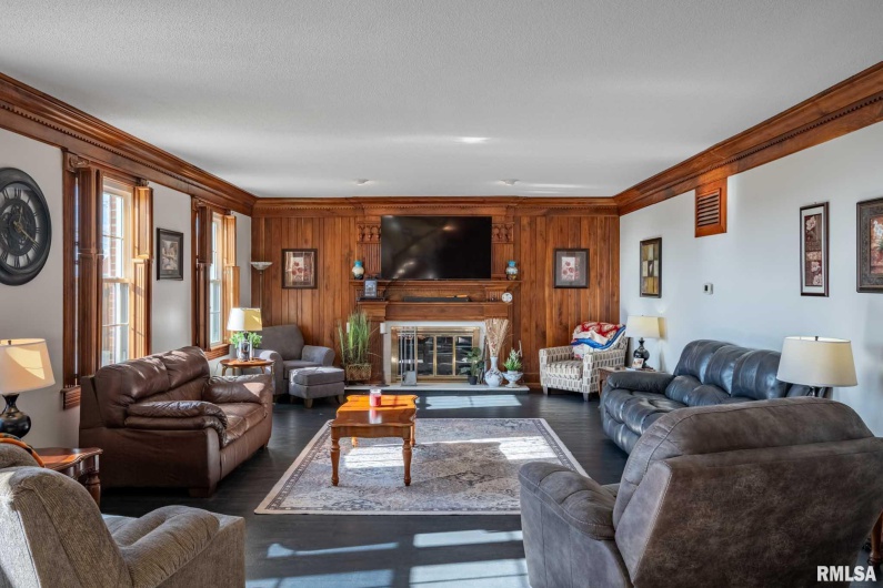 3235 Crossroad School Road, Eldorado, Illinois 62930, 4 Bedrooms Bedrooms, 0 ,2 BathroomsBathrooms,Residential,For Sale,Crossroad School,0,RMAPA1263327