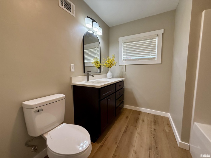 507 GRAND Road, Carterville, Illinois 62918, 4 Bedrooms Bedrooms, 0 ,2 BathroomsBathrooms,Residential,For Sale,GRAND,0,RMAPA1263365