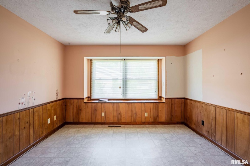 109 Weisbrook Lane, Carterville, Illinois 62918, 3 Bedrooms Bedrooms, 0 ,1 BathroomBathrooms,Residential,For Sale,Weisbrook,0,RMAPA1263366