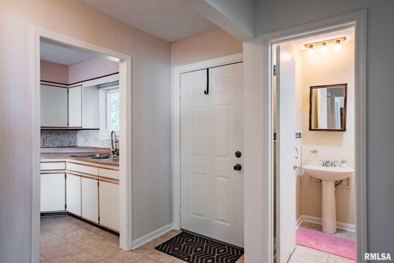 109 Weisbrook Lane, Carterville, Illinois 62918, 3 Bedrooms Bedrooms, 0 ,1 BathroomBathrooms,Residential,For Sale,Weisbrook,0,RMAPA1263366