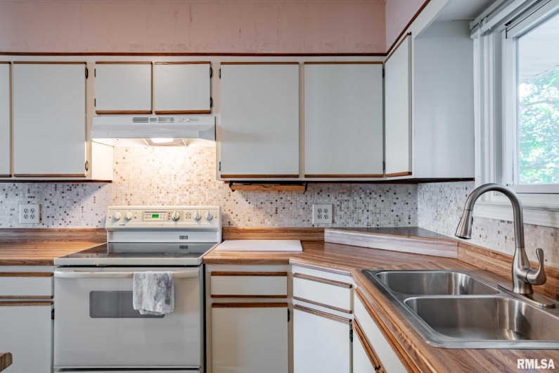 109 Weisbrook Lane, Carterville, Illinois 62918, 3 Bedrooms Bedrooms, 0 ,1 BathroomBathrooms,Residential,For Sale,Weisbrook,0,RMAPA1263366