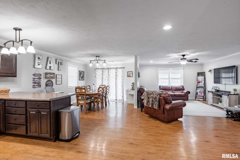 307 Noah Lane, Carterville, Illinois 62918, 3 Bedrooms Bedrooms, 0 ,2 BathroomsBathrooms,Residential,For Sale,Noah,0,RMAPA1263368