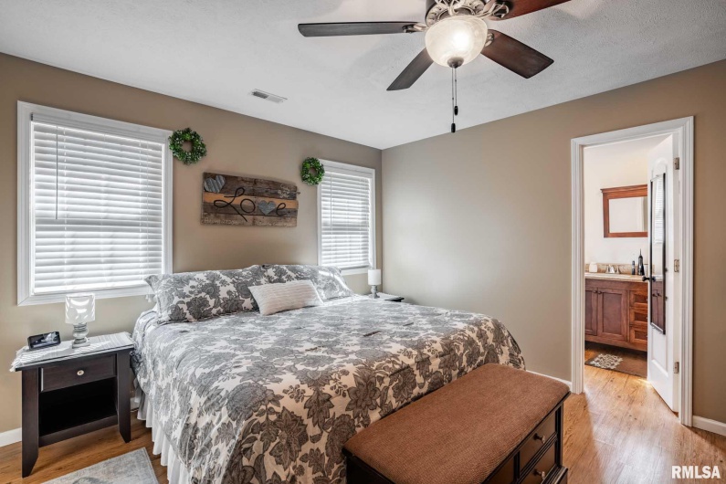 307 Noah Lane, Carterville, Illinois 62918, 3 Bedrooms Bedrooms, 0 ,2 BathroomsBathrooms,Residential,For Sale,Noah,0,RMAPA1263368