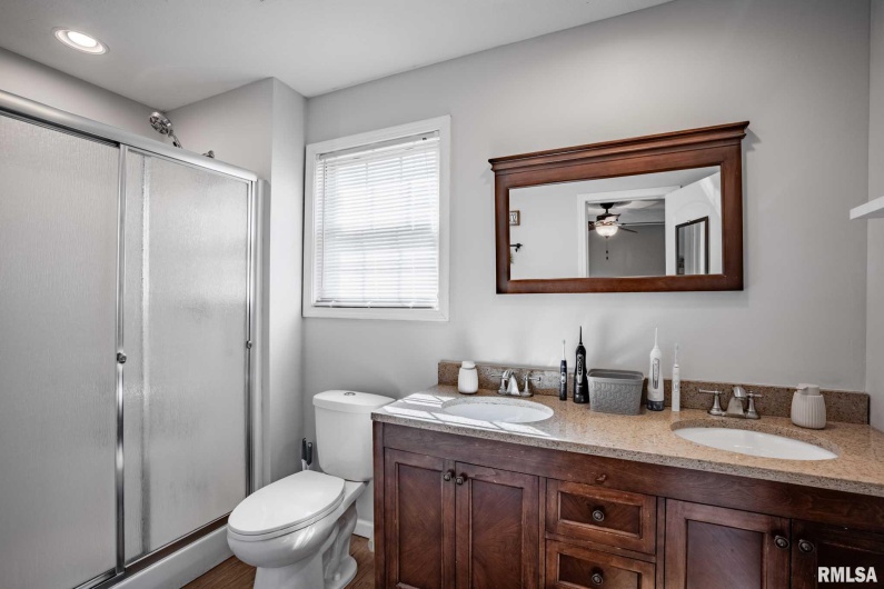 307 Noah Lane, Carterville, Illinois 62918, 3 Bedrooms Bedrooms, 0 ,2 BathroomsBathrooms,Residential,For Sale,Noah,0,RMAPA1263368