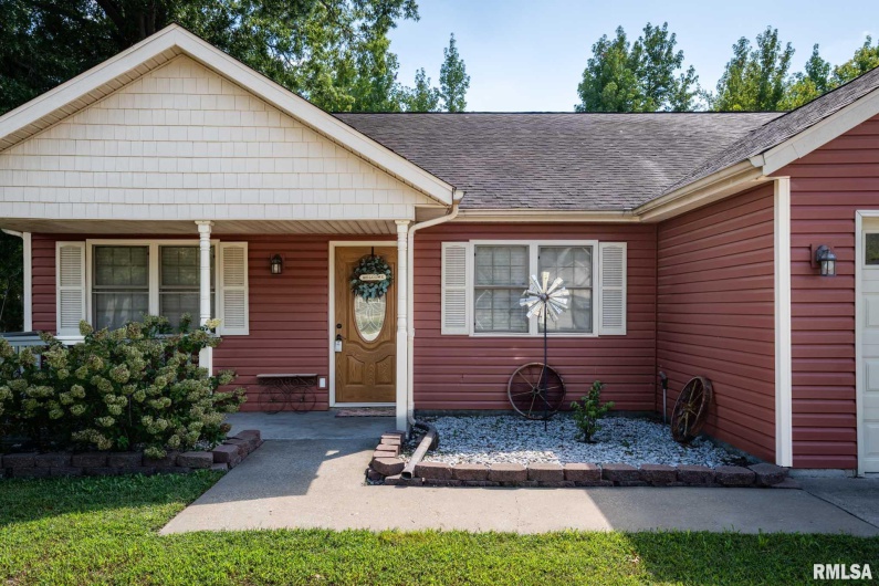 307 Noah Lane, Carterville, Illinois 62918, 3 Bedrooms Bedrooms, 0 ,2 BathroomsBathrooms,Residential,For Sale,Noah,0,RMAPA1263368