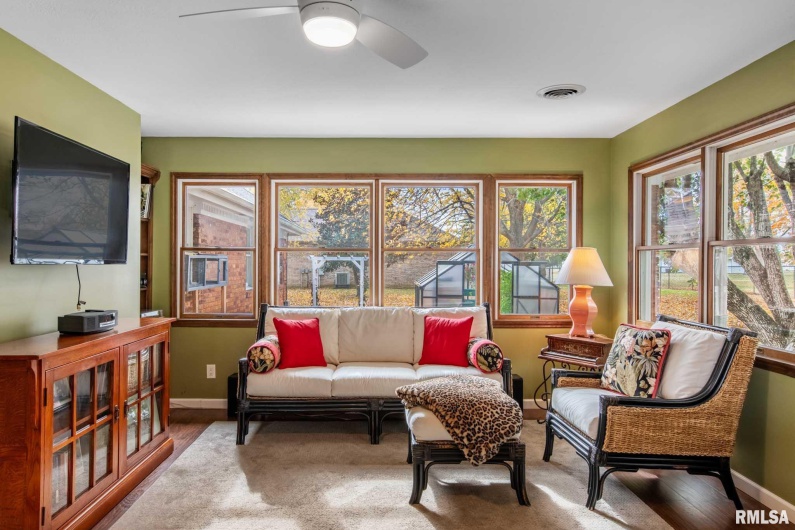 202 Dinah Lane, Marion, Illinois 62959, 3 Bedrooms Bedrooms, 0 ,2 BathroomsBathrooms,Residential,For Sale,Dinah,0,RMAPA1263380