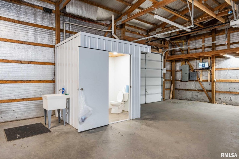 2672 Ken Gray Boulevard, West Frankfort, Illinois 62896, 0 , 0 ,0,Commercial Sale,For Sale,Ken Gray,0,RMAPA1263370