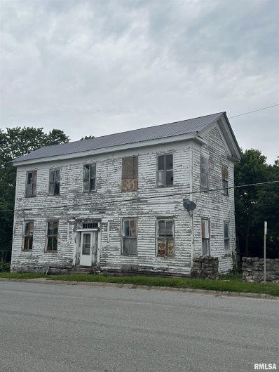 107 MARKET Street, Jonesboro, Illinois 62952, 3 Bedrooms Bedrooms, 0 ,2 BathroomsBathrooms,Residential,For Sale,MARKET,0,RMAPA1263412