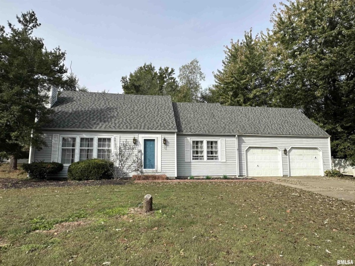 1307 CHARLES Street, Carterville, Illinois 62918, 3 Bedrooms Bedrooms, 0 ,2 BathroomsBathrooms,Residential,For Sale,CHARLES,0,RMAPA1263463