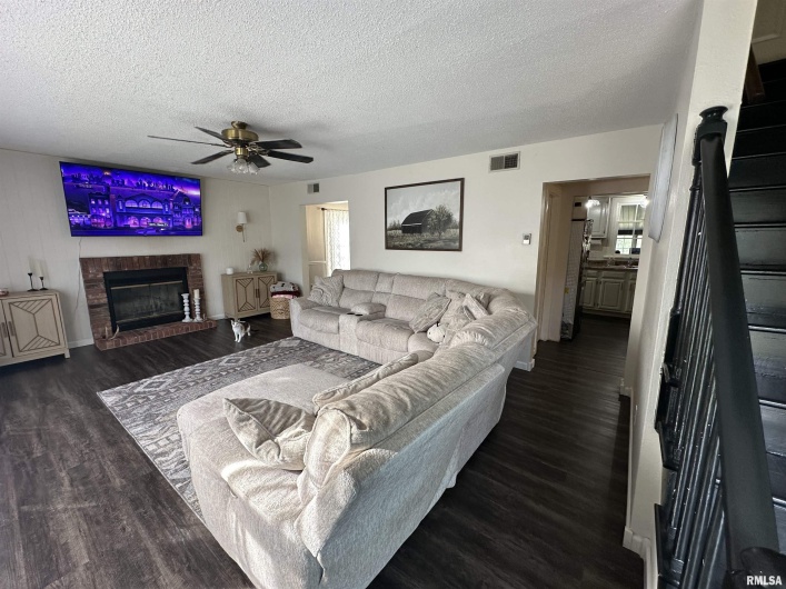 1307 CHARLES Street, Carterville, Illinois 62918, 3 Bedrooms Bedrooms, 0 ,2 BathroomsBathrooms,Residential,For Sale,CHARLES,0,RMAPA1263463