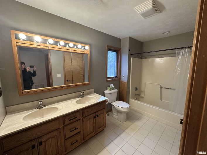 1300 Shoal Creek Road, Murphysboro, Illinois 62966, 3 Bedrooms Bedrooms, 0 ,2 BathroomsBathrooms,Residential,For Sale,Shoal Creek,0,RMAPA1263471