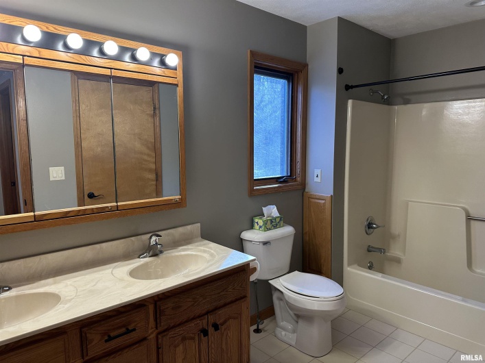 1300 Shoal Creek Road, Murphysboro, Illinois 62966, 3 Bedrooms Bedrooms, 0 ,2 BathroomsBathrooms,Residential,For Sale,Shoal Creek,0,RMAPA1263471