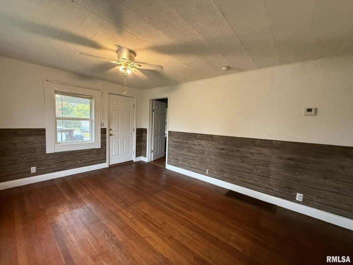 205 PLUM Street, DeSoto, Illinois 62924, 2 Bedrooms Bedrooms, 0 ,1 BathroomBathrooms,Residential,For Sale,PLUM,0,RMAPA1263513