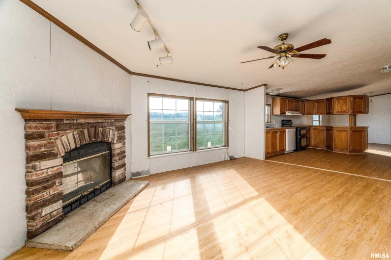 14809 Sulphur Springs Road, Creal Springs, Illinois 62922, 4 Bedrooms Bedrooms, 0 ,3 BathroomsBathrooms,Residential,For Sale,Sulphur Springs,0,RMAPA1263530