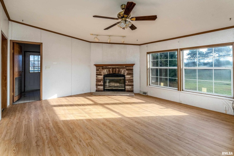 14809 Sulphur Springs Road, Creal Springs, Illinois 62922, 4 Bedrooms Bedrooms, 0 ,3 BathroomsBathrooms,Residential,For Sale,Sulphur Springs,0,RMAPA1263530