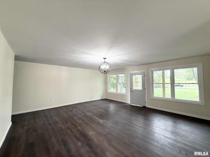 8694 Old Highway 13, Murphysboro, Illinois 62966, 4 Bedrooms Bedrooms, 0 ,2 BathroomsBathrooms,Residential,For Sale,Old Highway 13,0,RMAPA1263534