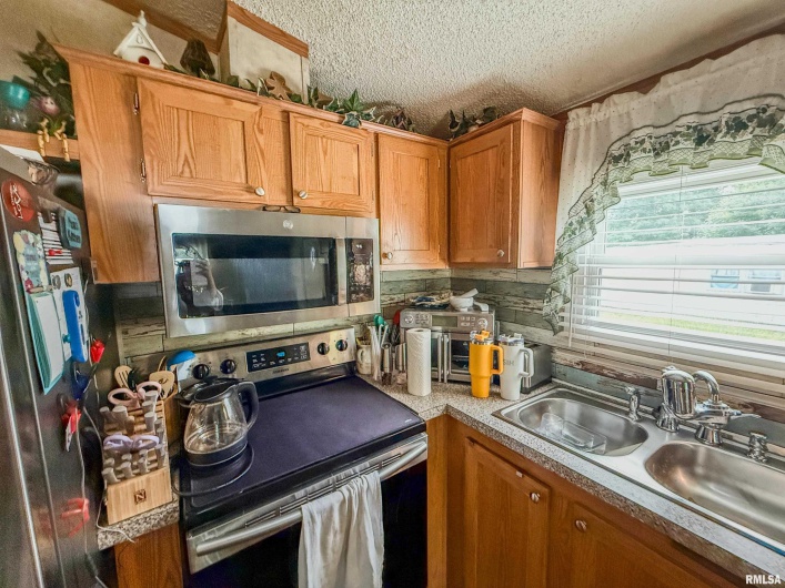 325 WEBSTER Street, Herrin, Illinois 62948-3109, 2 Bedrooms Bedrooms, 0 ,1 BathroomBathrooms,Residential,For Sale,WEBSTER,0,RMAPA1263545