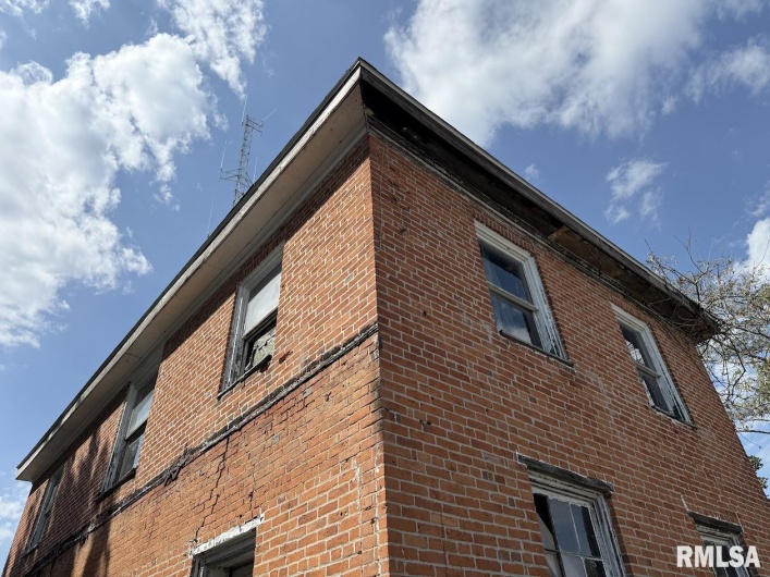 217 MARKET Street, Golconda, Illinois 62938-9998, 3 Bedrooms Bedrooms, 0 ,0,Residential,For Sale,MARKET,0,RMAPA1263546