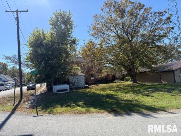 217 MARKET Street, Golconda, Illinois 62938-9998, 3 Bedrooms Bedrooms, 0 ,0,Residential,For Sale,MARKET,0,RMAPA1263546