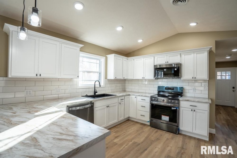 1801 ADAMS Street, Herrin, Illinois 62948, 3 Bedrooms Bedrooms, 0 ,2 BathroomsBathrooms,Residential,For Sale,ADAMS,0,RMAPA1263559