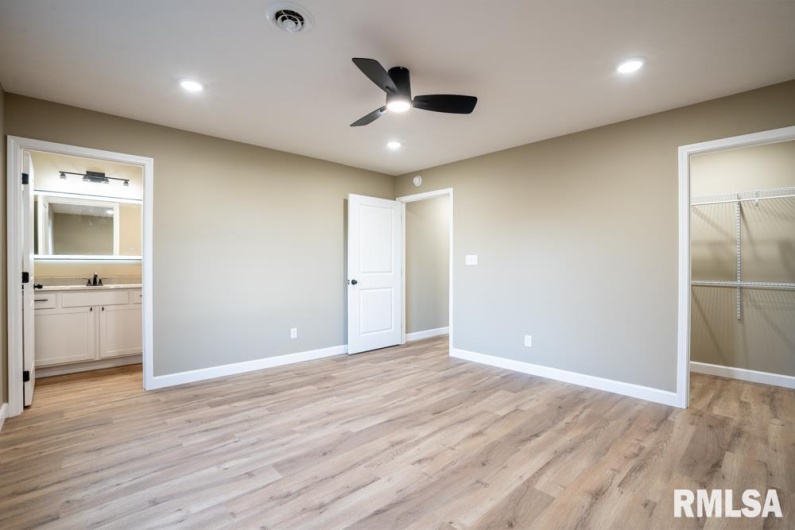 1801 ADAMS Street, Herrin, Illinois 62948, 3 Bedrooms Bedrooms, 0 ,2 BathroomsBathrooms,Residential,For Sale,ADAMS,0,RMAPA1263559